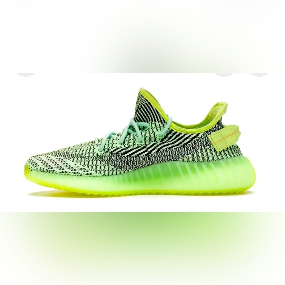 adidas Yeezy Boost 350 V2
Yeezreel (Non-Reflective)
Size 6 men 

New